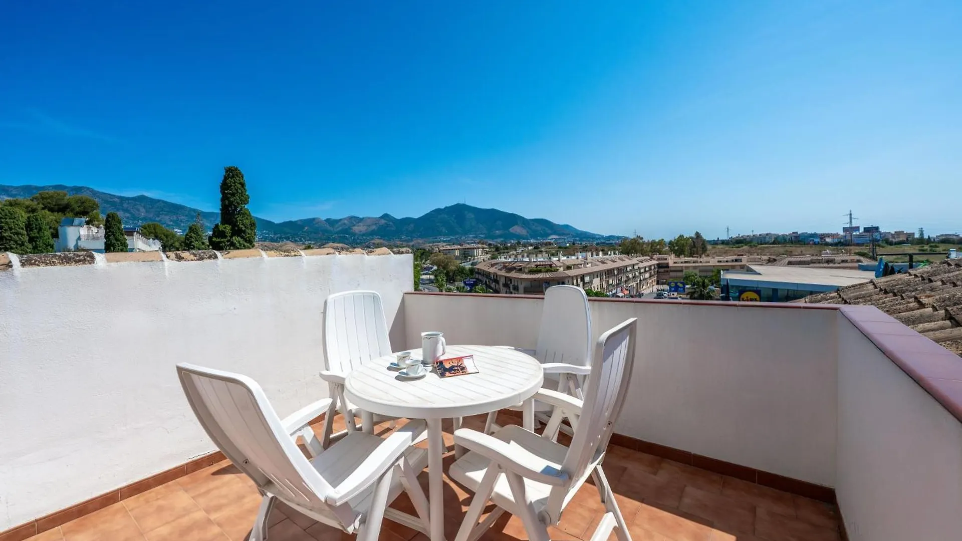 Sunny Fuengirola Villa With Pool & Private Terrace